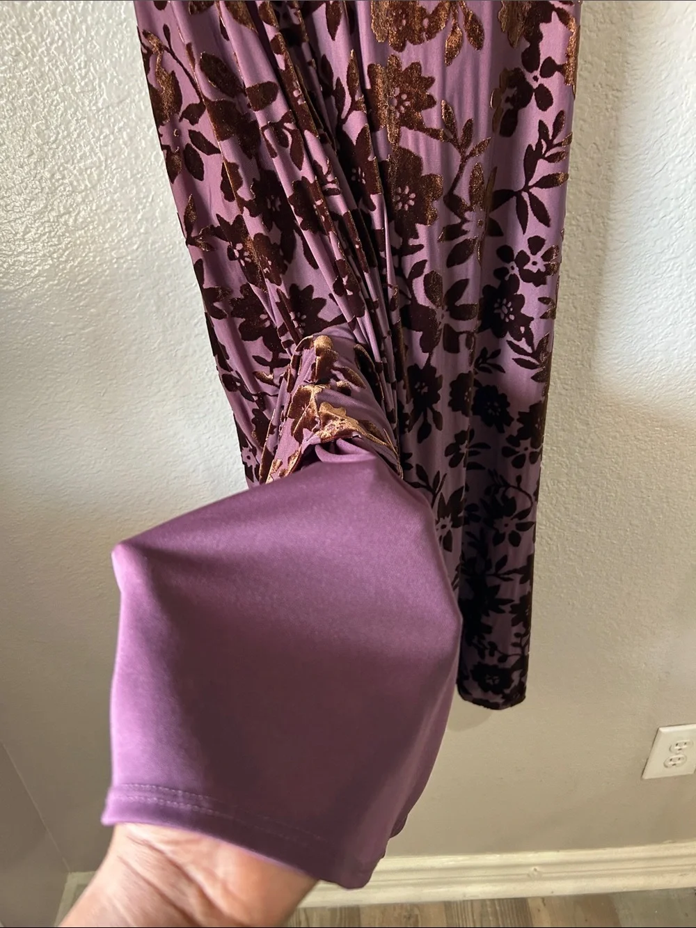 Taylor WomenPurple Floral Velvet Burnout Maxi Dress Sz 4 Romantic Whimsy TC0017 - Picture 6 of 9